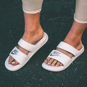 nike benassi duo flat sandals